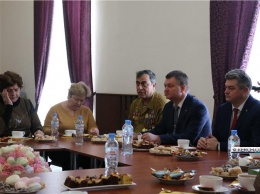 В Керчи депутаты провели встречу с матерями воинов-афганцев