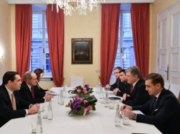Пришло время для "азовского пакета": Порошенко обсудил с Вашингтоном возможность усиления санкций против РФ