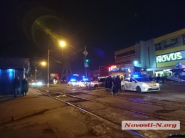 В Николаеве пьяный водитель поставил автомобиль поперек дороги и не смог ехать дальше
