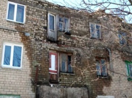 В Макеевке за два дня упали два балкона в жилом доме