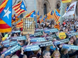 Около 200 тысяч сторонников независимости Каталонии прошли маршем в Барселоне