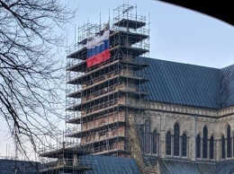 На соборе в Солсбери появился флаг России