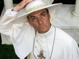 Папа Римский Джуд Лоу: Появились первые кадры со съемок второго сезона "Молодого Папы"