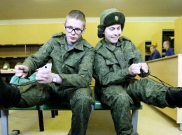 Диплома не будет: выпускников российских военных ВУЗов разрывают украинские снаряды