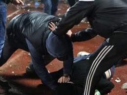 В Киеве банда подростков нападает на людей