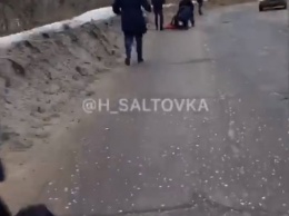 В Харькове пассажир выпал из автобуса на ходу. ВИДЕО