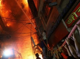 56 человек погибли при пожаре в столице Бангладеш
