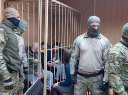 Московский суд оставил под стражей еще четырех украинских моряков