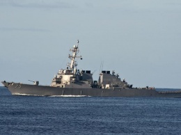 Охранять и угрожать: названы причины визита эсминца США в Черное море