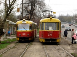 "Видали-видали, но такое...": В Харькове на скорости столкнулись два трамвая (видео)