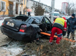 В Киеве "евробляха" влетела на тротуар и сбила пенсионерку