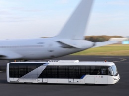 Одесский аэропорт заказал за 19 миллионов специальный автобус для перевозки пассажиров