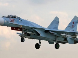Опубликовано фото российского Су-27 в 20 метрах от шведского разведчика