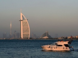Гражданам ОАЭ простили почти $100 млн долгов