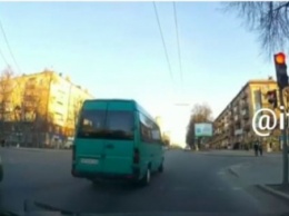 Запорожские полицейские отыскали водителя, которого сделали "звездой" Instagram