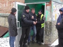 Червакова: Полицейским, которые безосновательно схватили двух граждан за «подкуп избирателей», объявлены подозрения