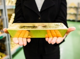 "Приватбанк" продает три килограмма золота еженедельно