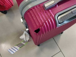 В киевском аэропорту днепрянке разбили чемодан