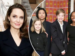 Анджелина Джоли с детьми на показе фильма "Мальчик, который обуздал ветер" в Нью-Йорке