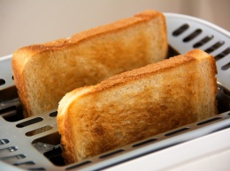Ученые: тосты выделяют опасные вещества при нагревании