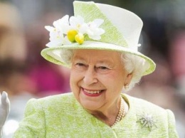 Королева Елизавета II забыла про День рождения своего сына - биограф