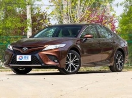 Обновленную Toyota Camry оснастили вариатором вместо «автомата»