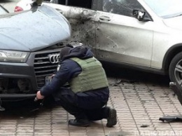 В Киеве на пр. Героев Сталинграда взорвался внедорожник «Ауди» (ФОТО)