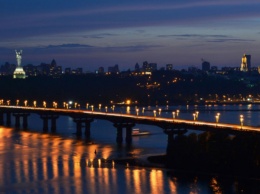 В Киеве на выходных частично перекроют мост Патона, стала известна причина