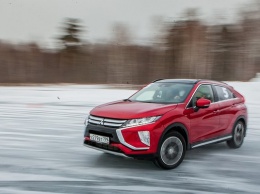 Зачем «японцы» пугали рыбу на озере: тест полноприводных Mitsubishi Outlander и Eclipse Cross