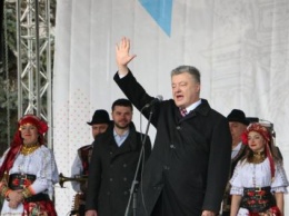 Порошенко выступил перед одесситами: пообещал новые дороги и больше денег