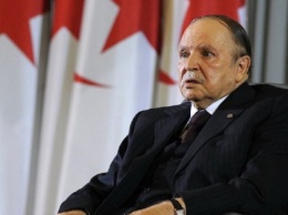 Активисты Алжира довели своего президента до комы