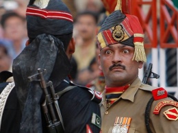 8 человек погибли в результате взаимных обстрелов на границе Индии и Пакистана