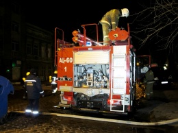 В центре Одессы ночью горел дом - пожарные спасли двух человек