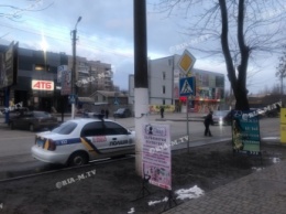 В Мелитополе правила парковки нарушают даже полицейские (фото)