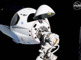 Исторический момент: корабль Илона Маска Crew Dragon успешно пристыковался к МКС