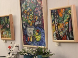 "Девичник": в Феодосии открылась женская выставка известных художниц России