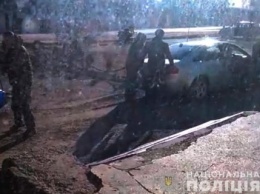В Красноильске хулиганы привязали агитационную палатку Тимошенко к машине и увезли