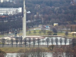 В Латвии собрали 10 тысяч подписей за снос советского памятника победы