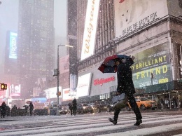 В Нью-Йорке из-за мощного снегопада закрылись все школы