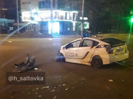 На Салтовке столкнулись Lexus и полицейский Prius (фото)