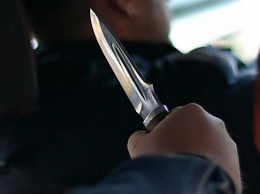 На Николаевщине мужчина, угрожая ножом, отобрал у таксиста его автомобиль