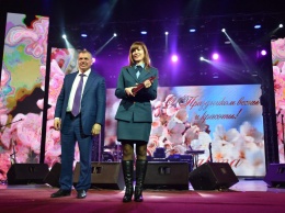 Глава Крыма поздравил женщин с предстоящим 8 марта, отметив их терпеливость и внимательность