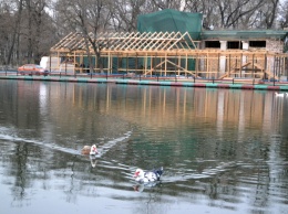 В Дюковском парке строят огромную наливайку