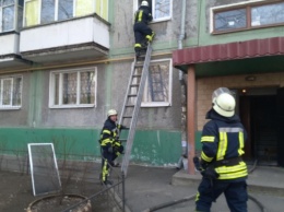 В Запорожье горела квартира в пятиэтажке (ФОТО)