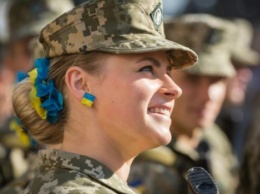 С 2014 года 7 тыс. военнослужащих-женщин стали участниками боевых действий, - Полторак
