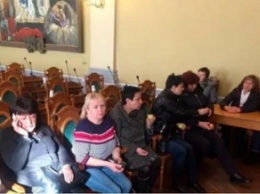 Во Львове горсовет перенес заседание из-за протеста стоматологов