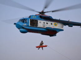 Не манекен: морские летчики из Николаева отработали эвакуацию раненого