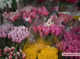 «Покупают вдвое меньше»: накануне 8 марта продавцы в Николаеве отмечают падение спроса на цветы