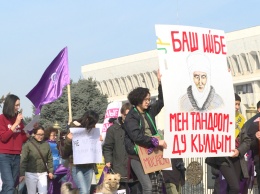 Забастовки и марши: международный женский день в разных странах