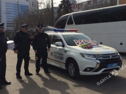 Одесские копы дарили автоледи цветы